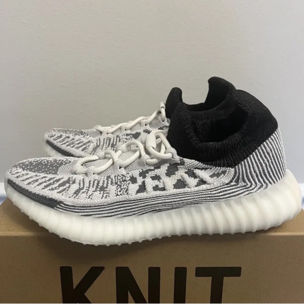 NEW Men’s Yeezy 350 V2 CMPCT Size 12 White